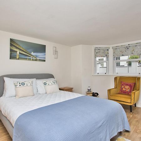 Spacious Seaside Escape In The Heart Of Deal, 4 Mins From The Beach 外观 照片