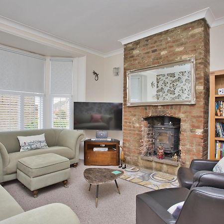 Spacious Seaside Escape In The Heart Of Deal, 4 Mins From The Beach 外观 照片