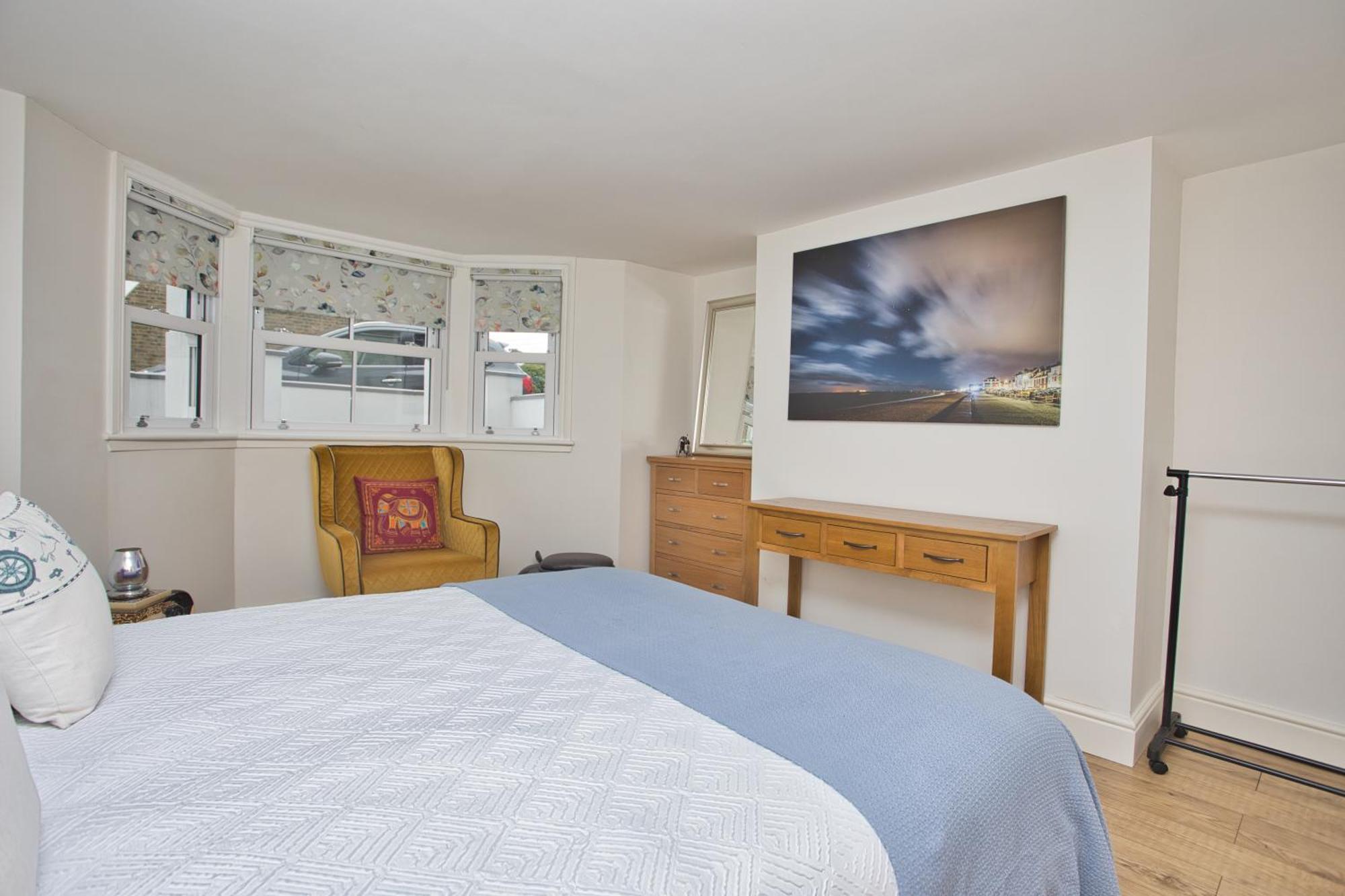 Spacious Seaside Escape In The Heart Of Deal, 4 Mins From The Beach 外观 照片