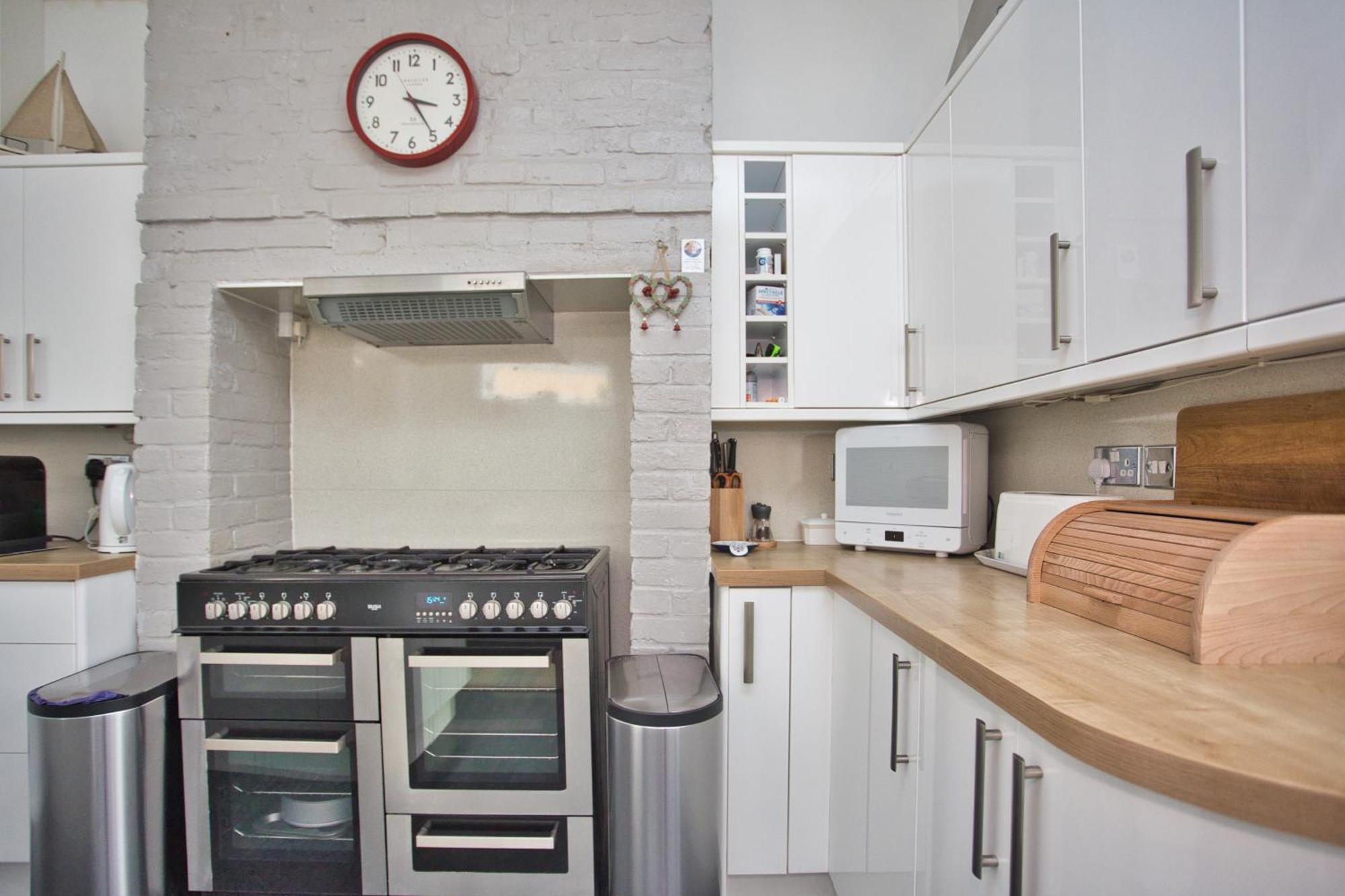 Spacious Seaside Escape In The Heart Of Deal, 4 Mins From The Beach 外观 照片