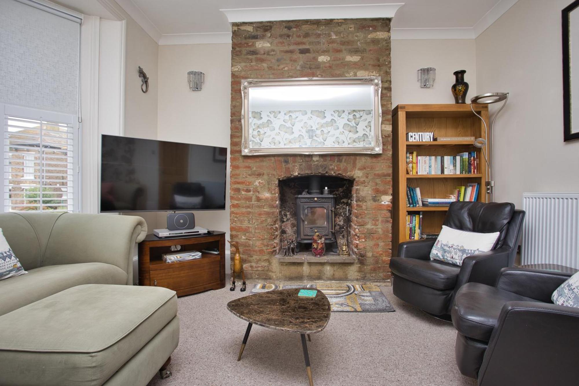 Spacious Seaside Escape In The Heart Of Deal, 4 Mins From The Beach 外观 照片